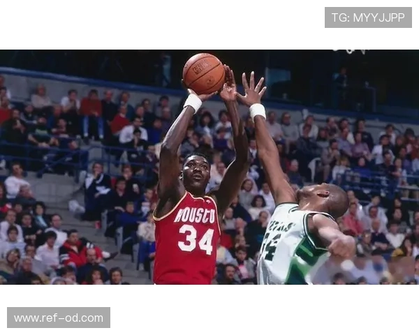 奥拉朱旺脚步压制奥尼尔，防守与得分结构成决胜差异