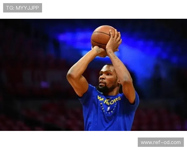 杜兰特无球跑动效率提升，拉开空间改变对手防守布局